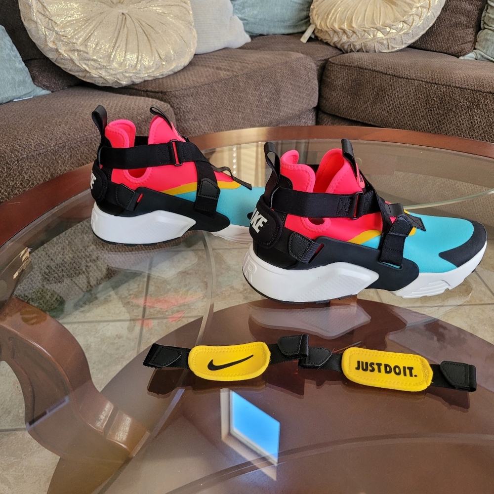 Nike Huarache City - Picture 3 of 6